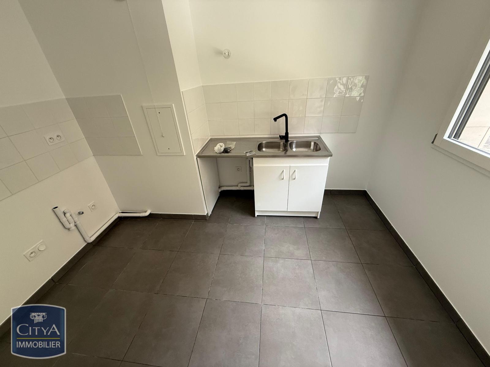 Appartement 4 pièces 80m² PUTEAUX 92800 photo 2