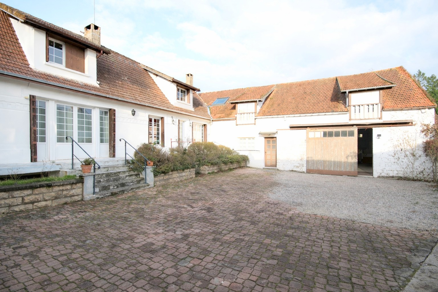 Maison 11 pièces 370 m² · à Rieux · 370 m² · 465 000 €