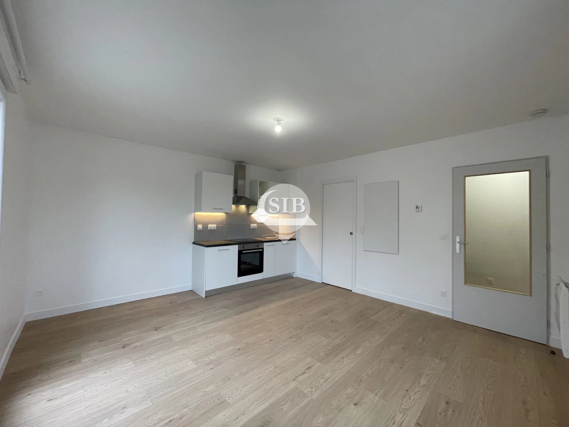 Appartement 1 pièce 25m² LINAS 91310 photo 2