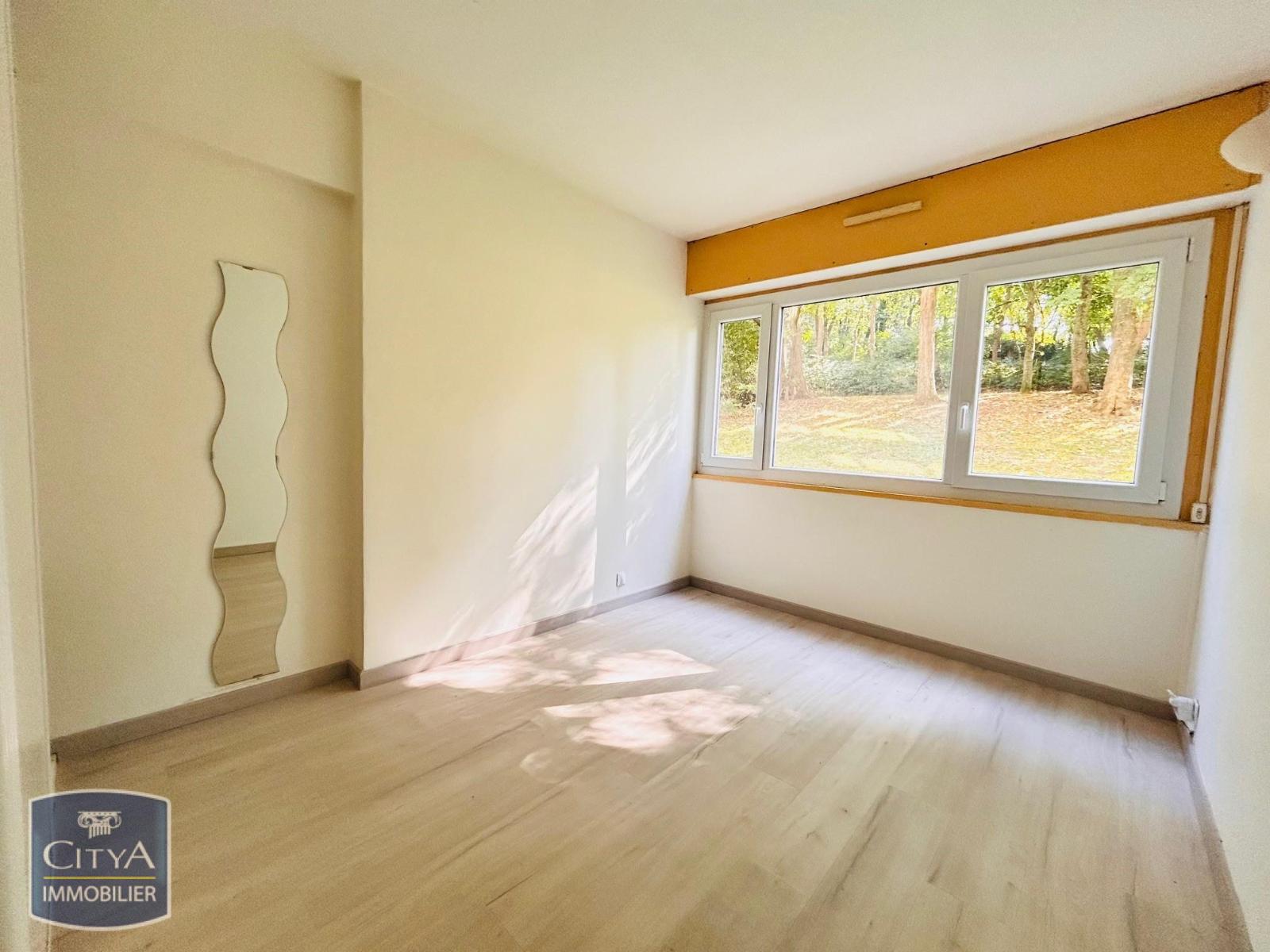 Appartement 4 pièces 79m² NOISY LE GRAND 93160 photo 3