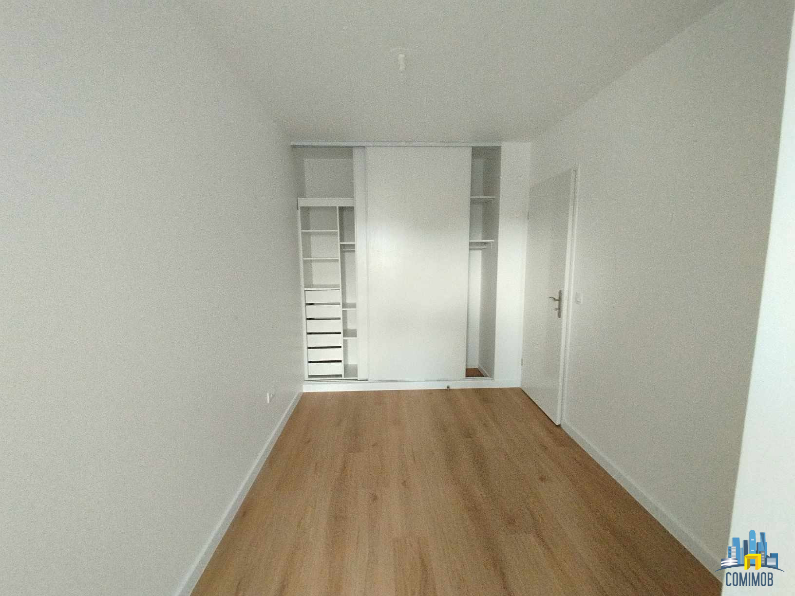 Appartement 3 pièces 66m² NANTERRE 92000 photo 2