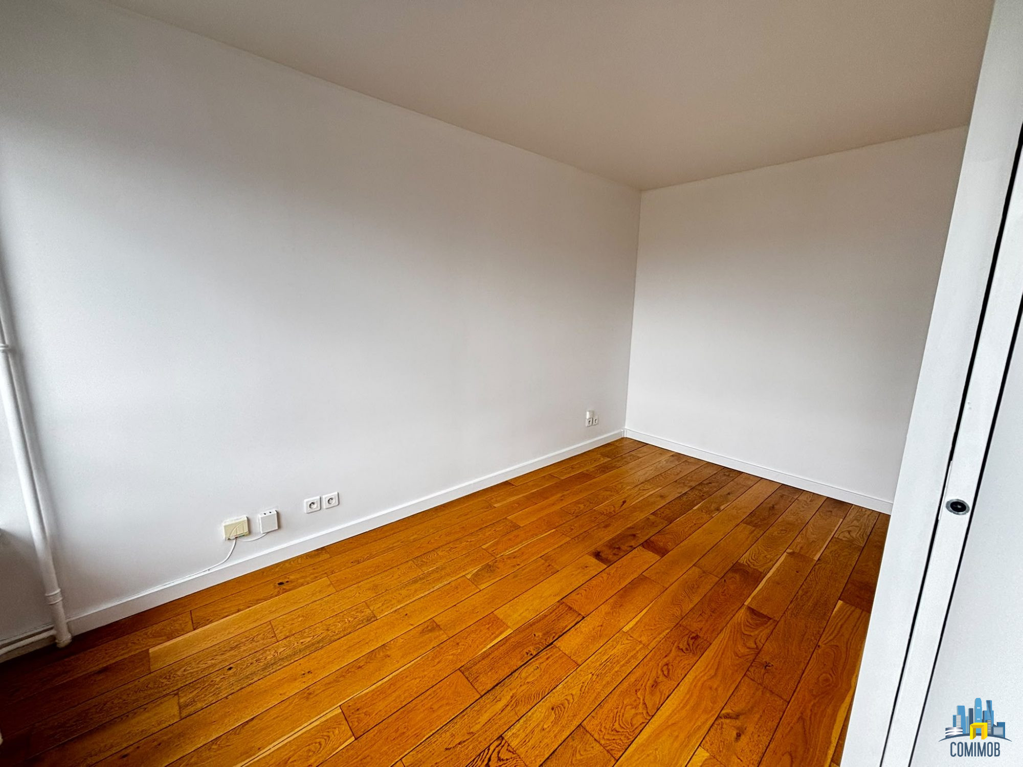 Appartement 2 pièces 46m² COURBEVOIE 92400 photo 2