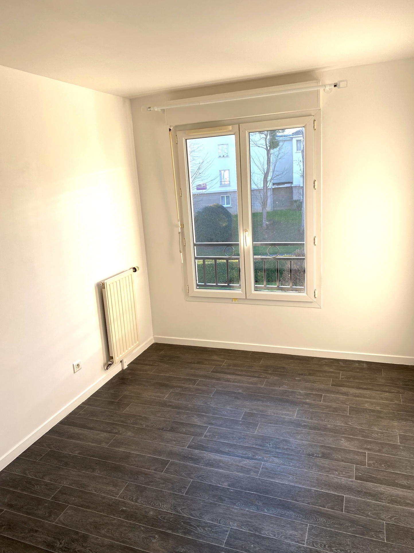 Appartement 2 pièces 41m² MAGNY LE HONGRE 77700 photo 2