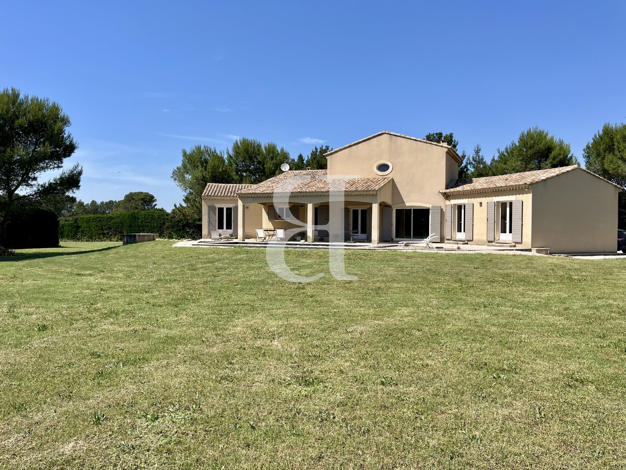 Maison 4 pièces 147 m² · à Boulbon · 147 m² · 998 000 €