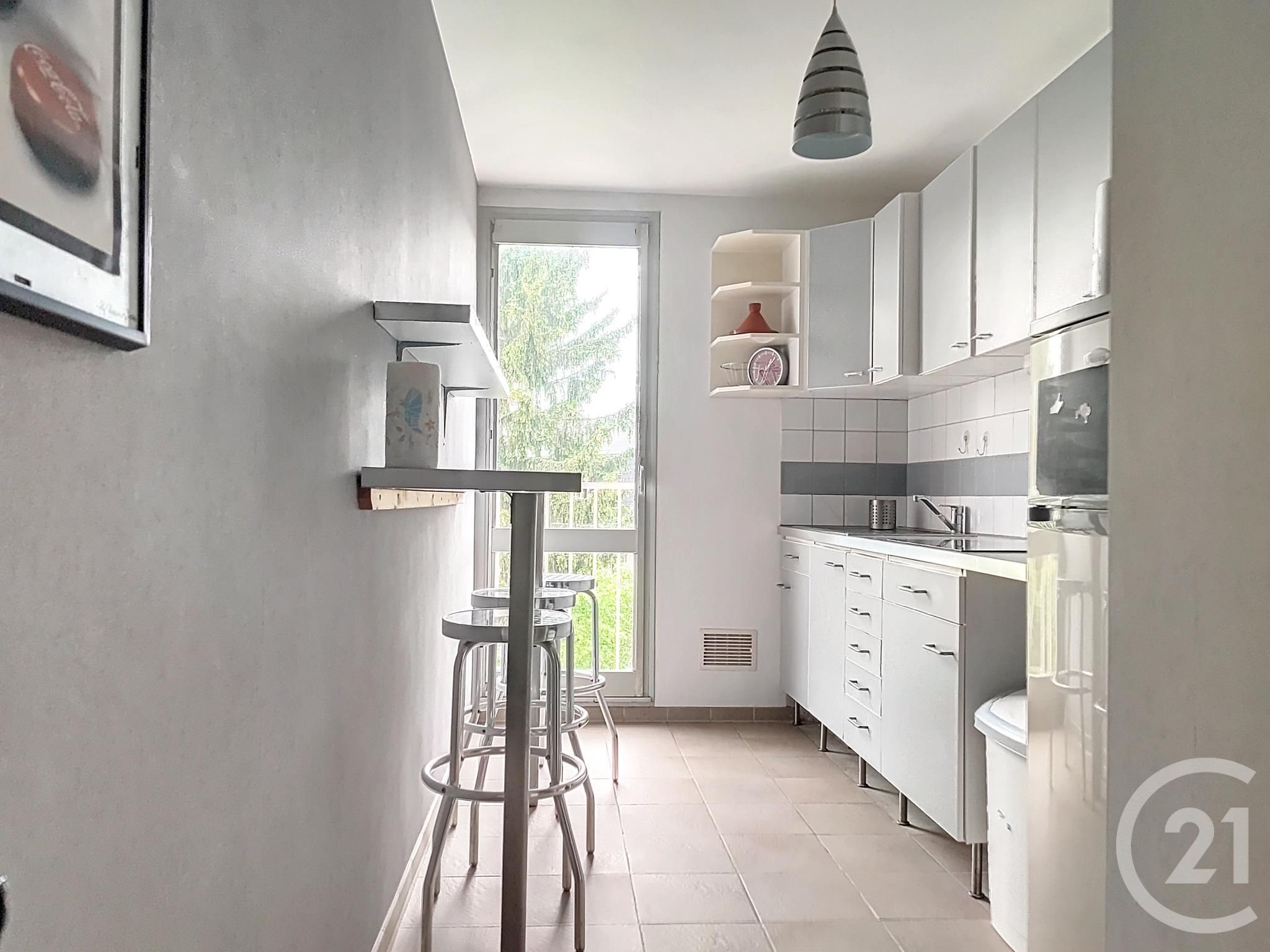 Appartement – Saint-Julien-les-Villas, Aube - Plus
