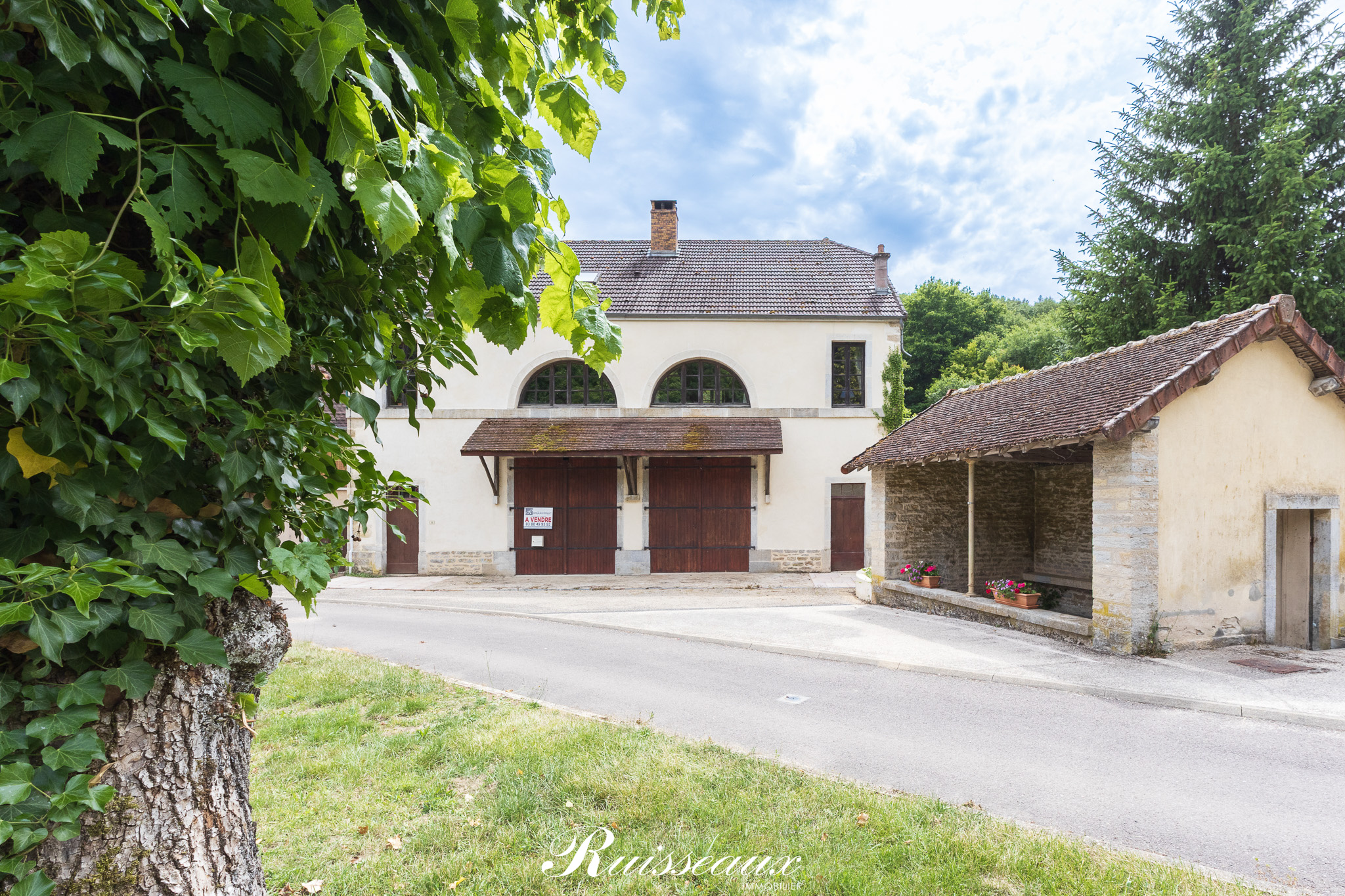 Maison 7 pièces 162 m² · à La Bussière-sur-Ouche · 162 m² · 490 000 €