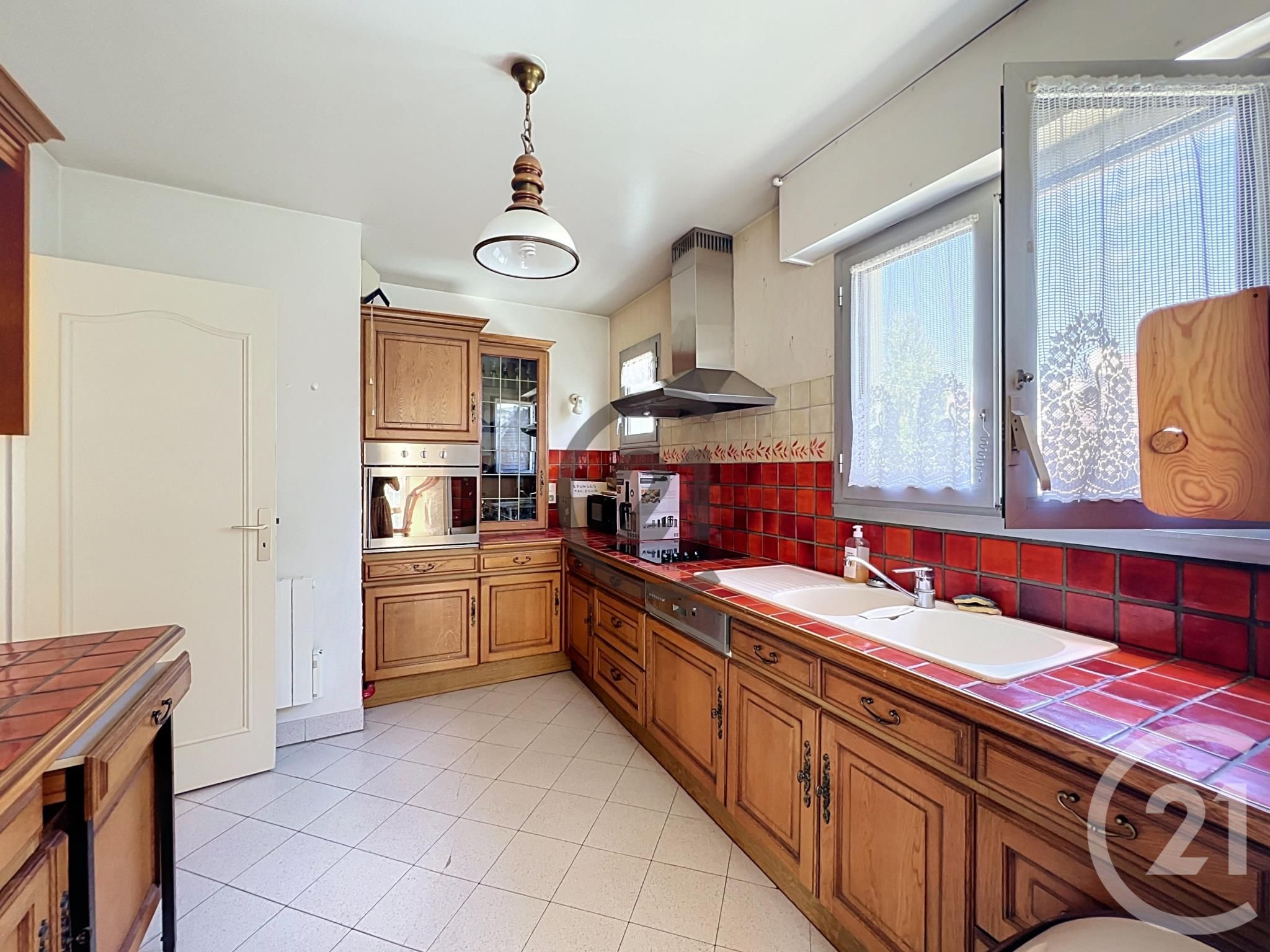 Appartement 3 pièces 92m² MELUN 77000
