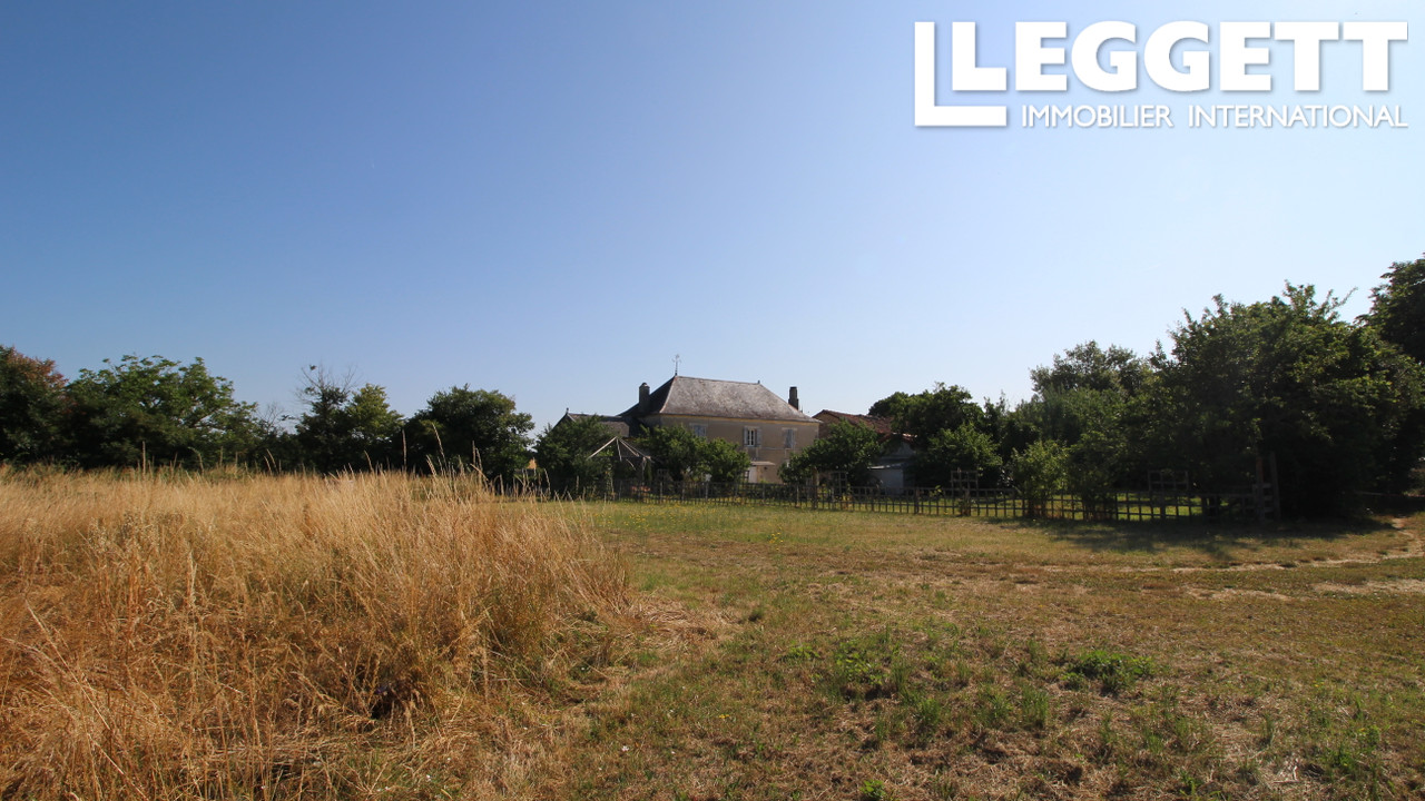 Maison 5 pièces 164 m² · à Brettes · 164 m² · 195 000 €