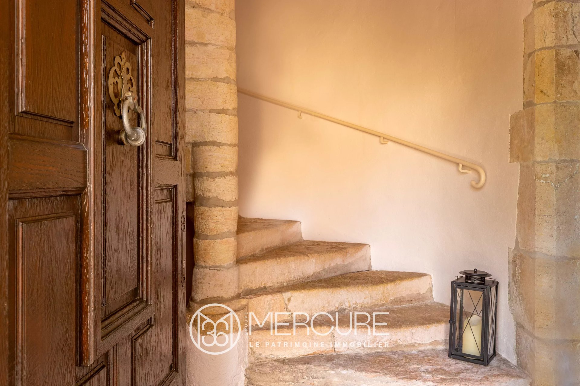 Maison 13 pièces 380 m² · à Fénols · 380 m² · 990 000 €