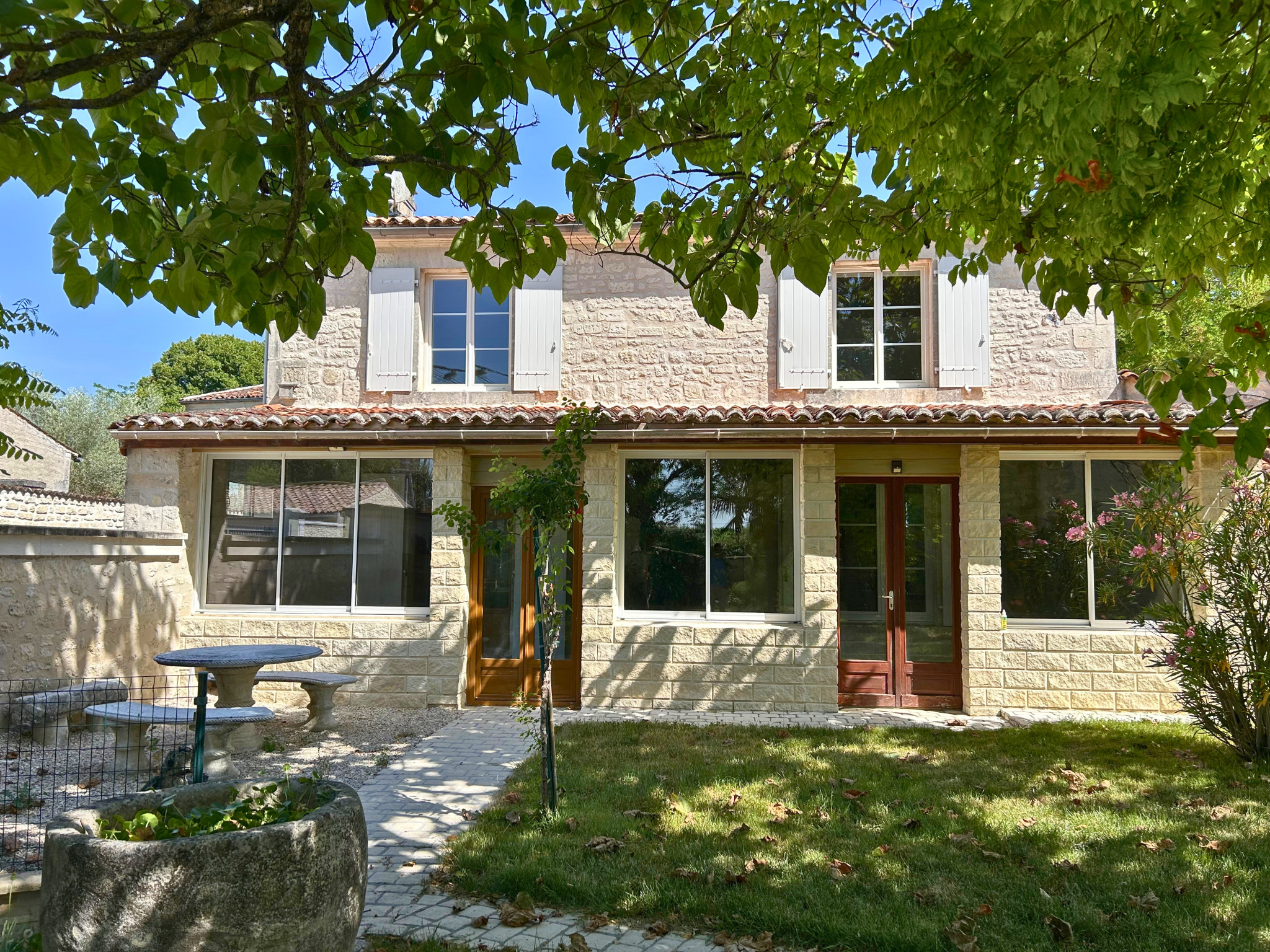 Maison 6 pièces 143 m² · à Merpins · 143 m² · 177 000 €