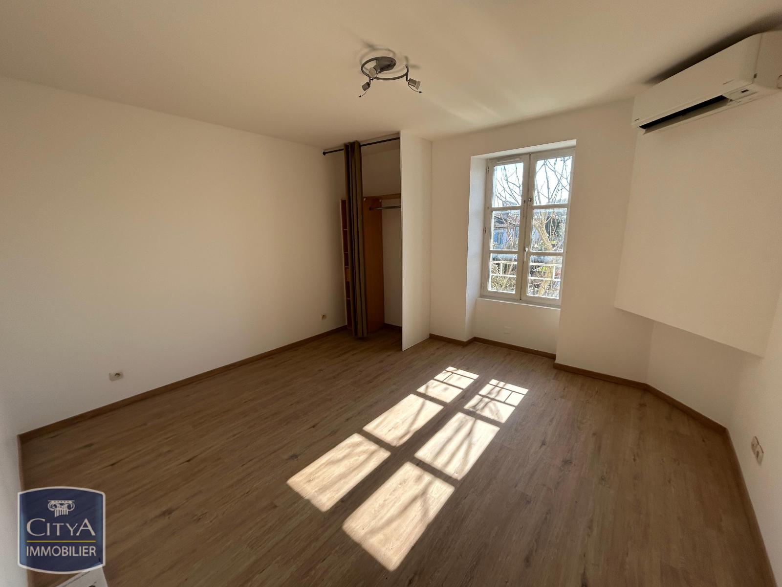 Location Appartement 4 pièces 66m² ANGOULEME 16000 - Vue 4