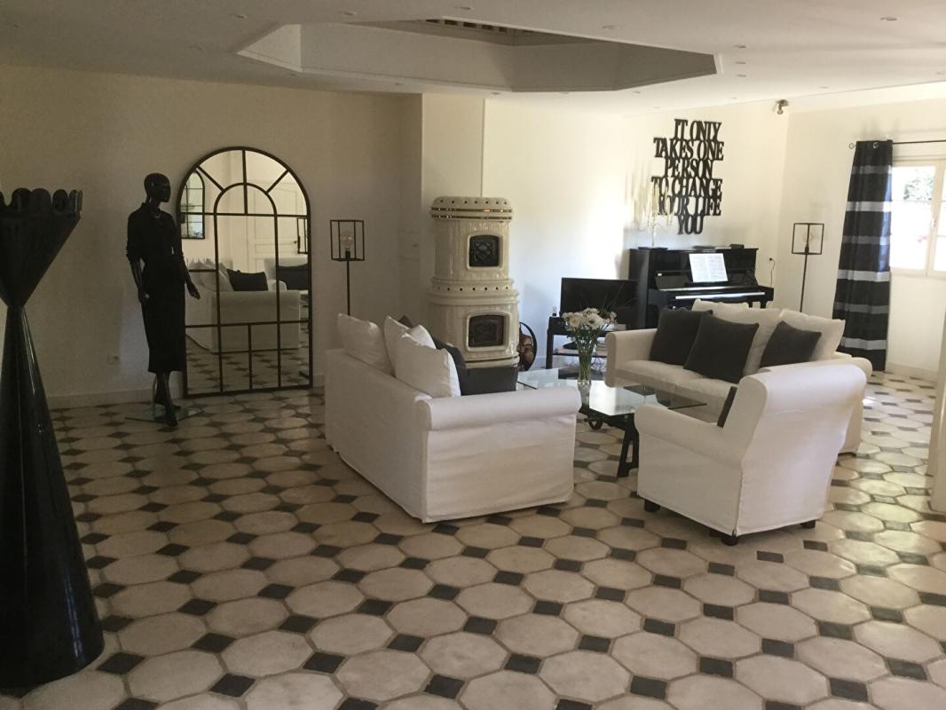 Maison 8 pièces 265 m² · à Giverny · 265 m² · 830 000 €