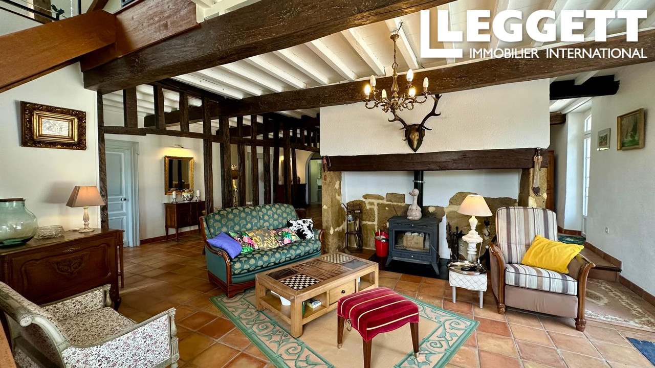 Maison 5 pièces 249 m² · à Projan · 249 m² · 399 000 €