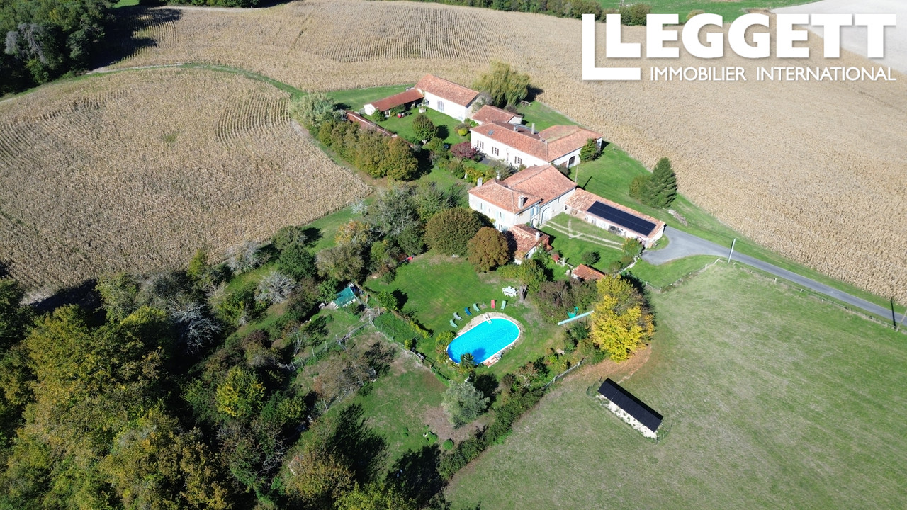 Maison 15 pièces 347 m² · à Ronsenac · 347 m² · 605 000 €