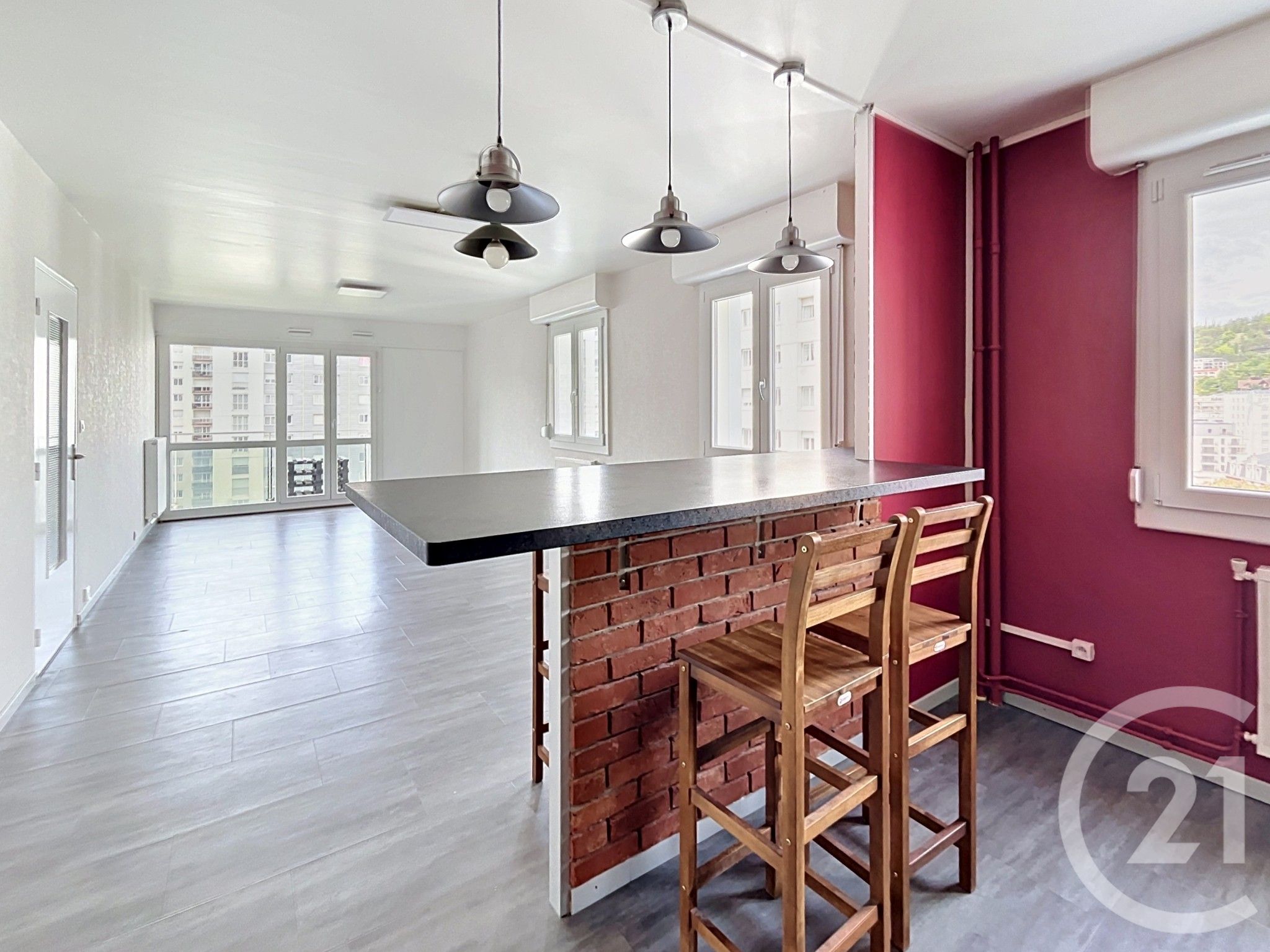 Appartement 3 pièces 81 m² · à Clermont Ferrand · 81 m² · 900 €/mois