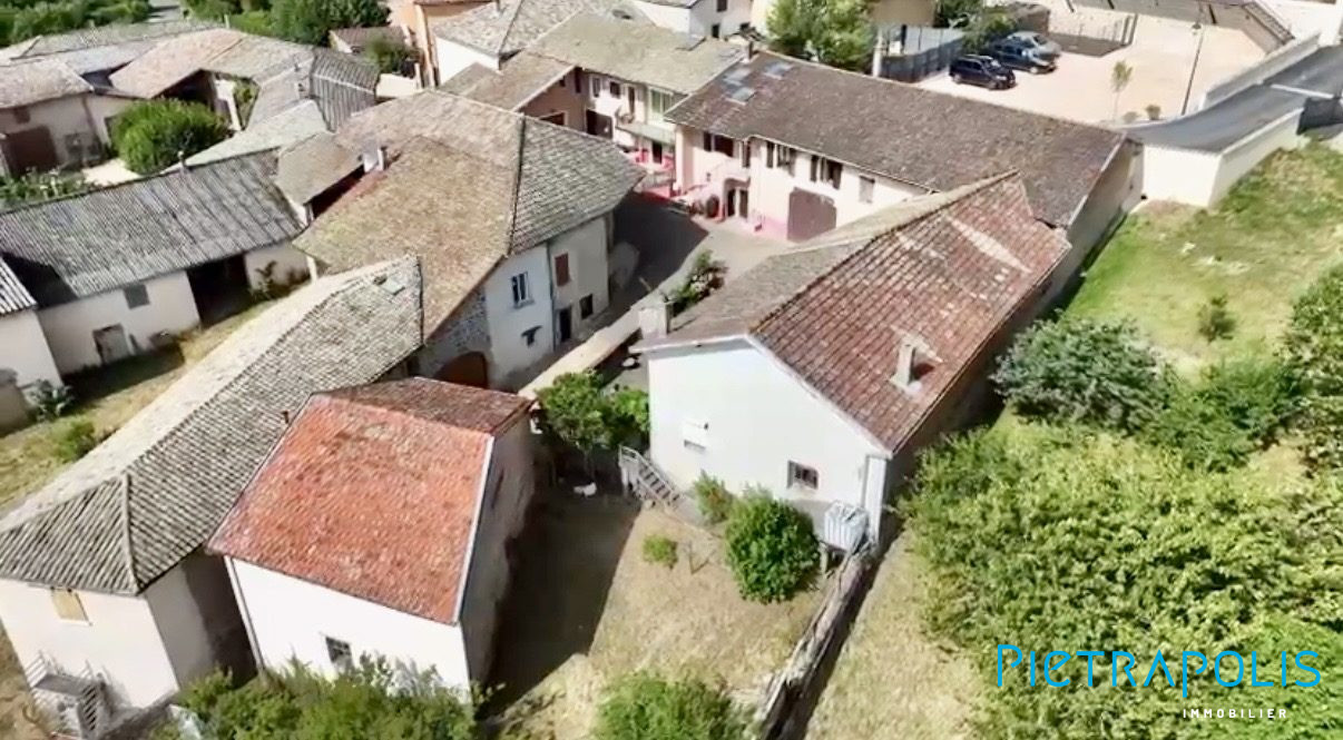 Maison 12 pièces 151 m² · à Vauxrenard · 151 m² · 347 000 €