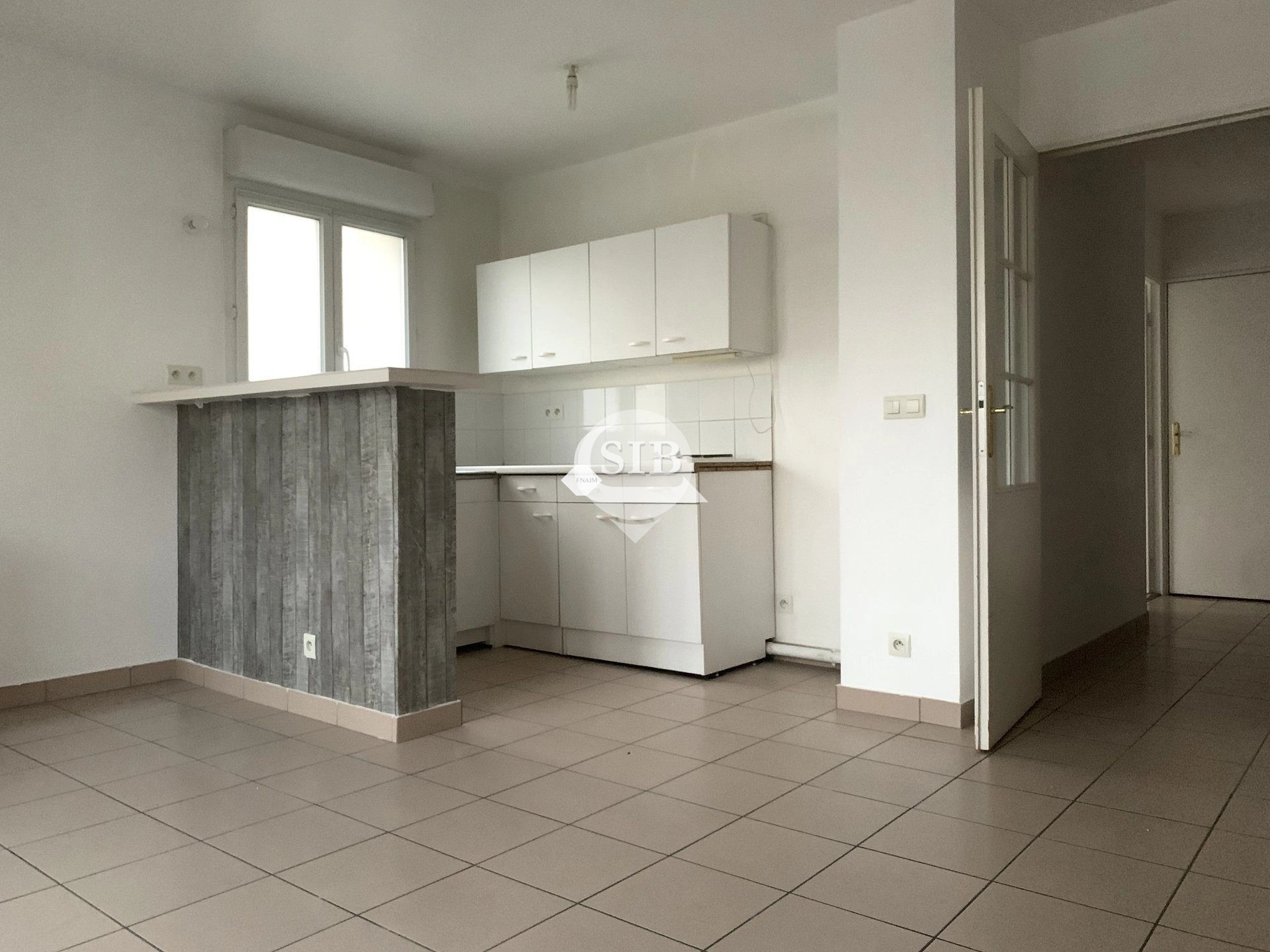 Appartement 2 pièces 42m² CORBEIL ESSONNES 91100 photo 2