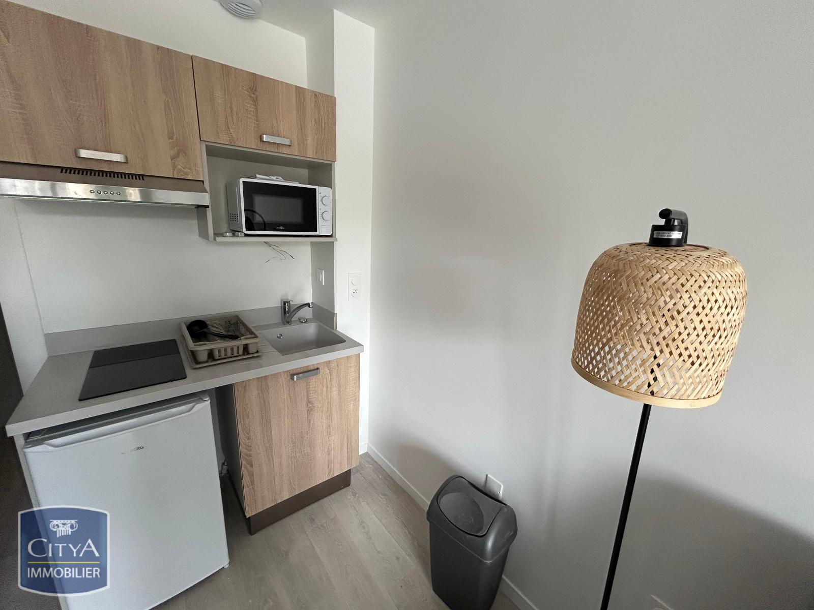 Location Appartement 1 pièce 18m² LA ROCHELLE 17000 - Plus