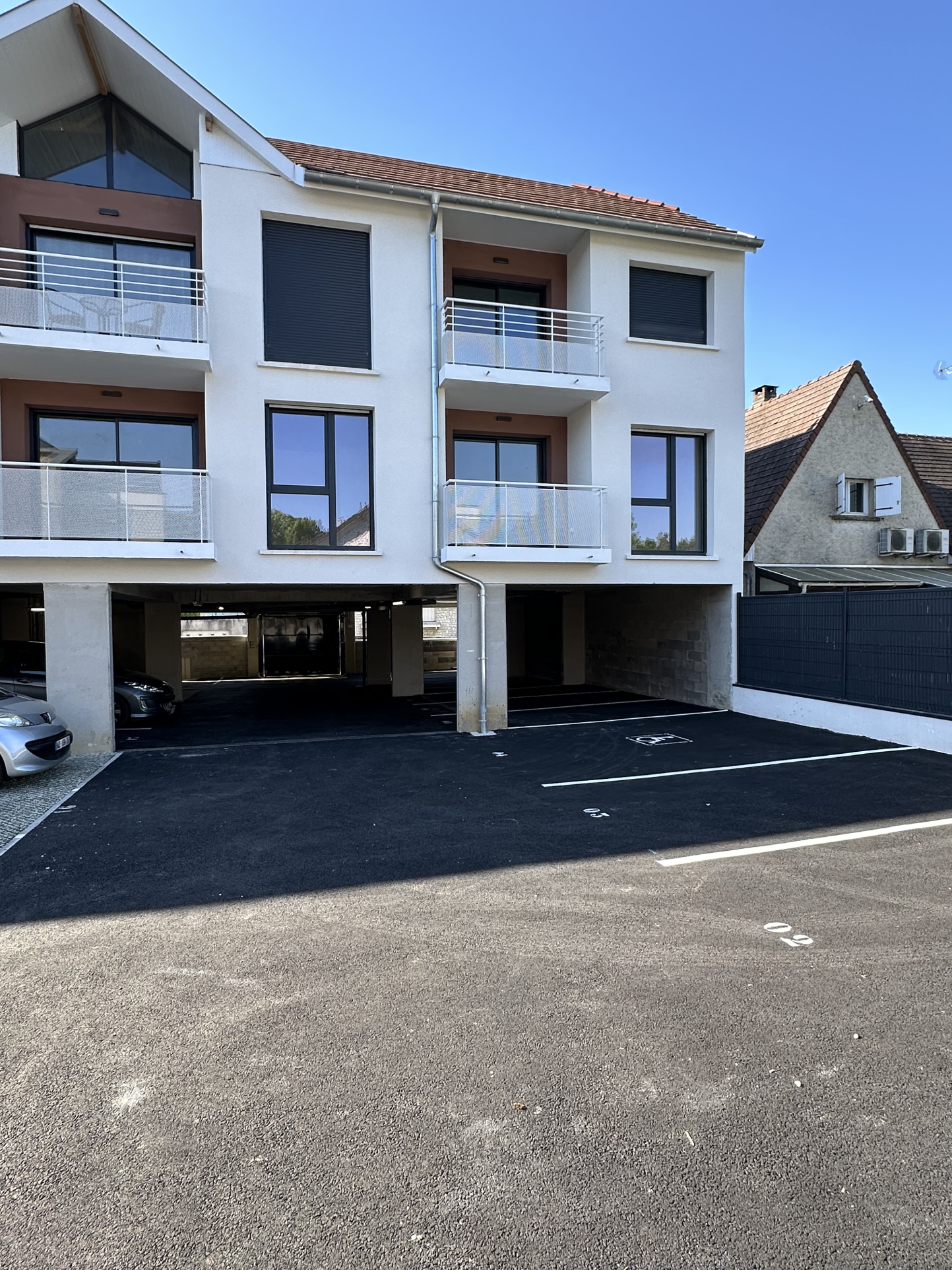 Appartement 3 pièces 64m² VAUX LE PENIL 77000 photo 2