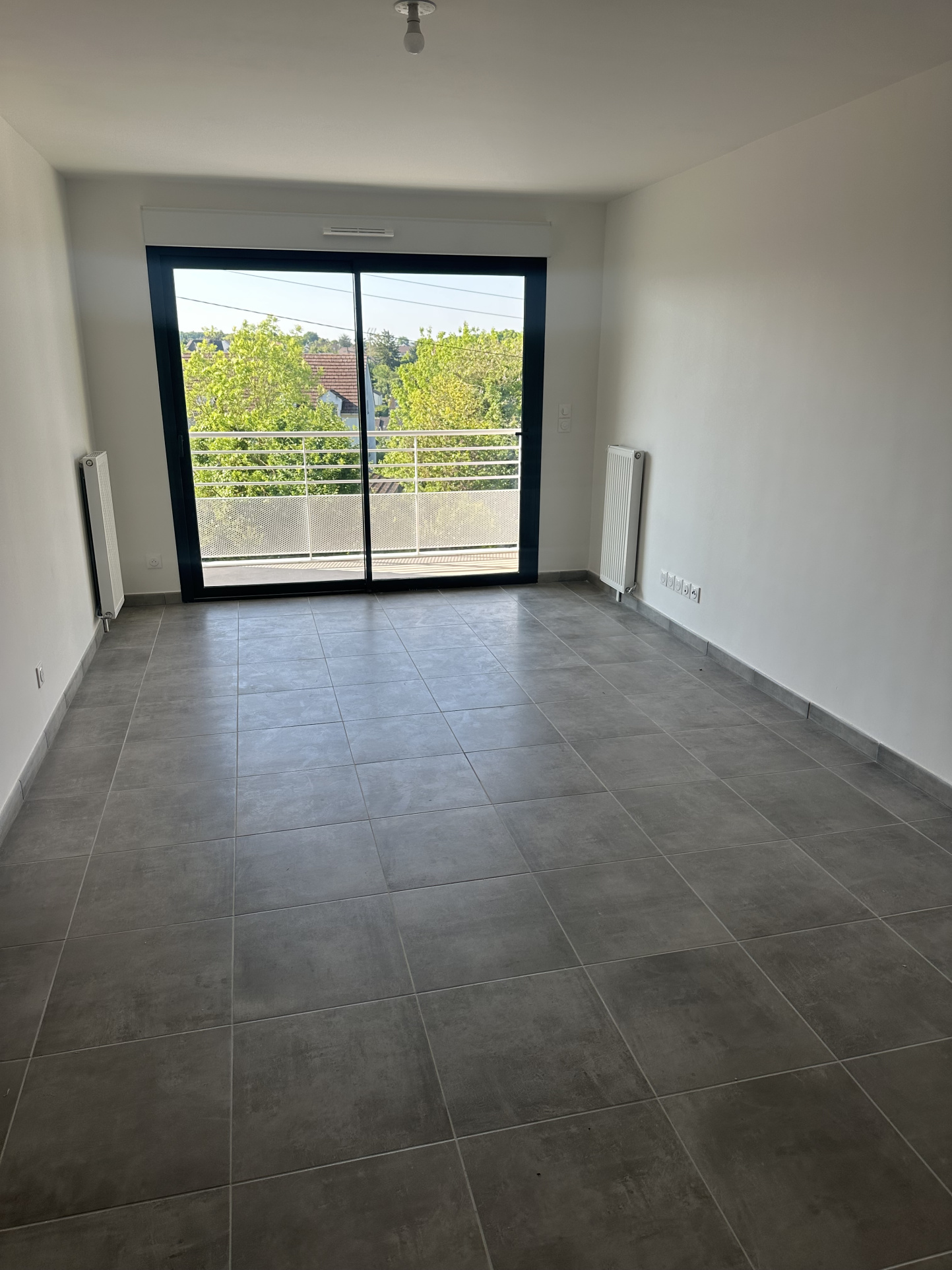 Appartement 3 pièces 64m² VAUX LE PENIL 77000 photo 3