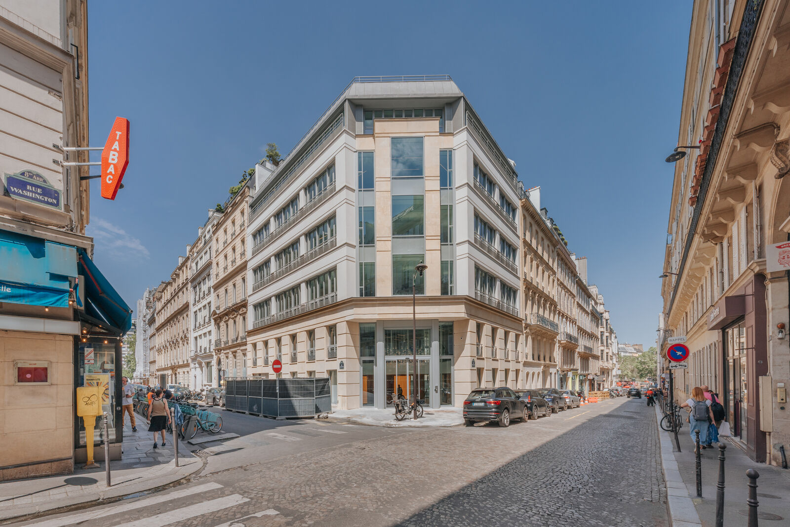 Local commercial 3559 m² · à Paris 08e Arrondissement · 3 559 m² · 79 €/mois