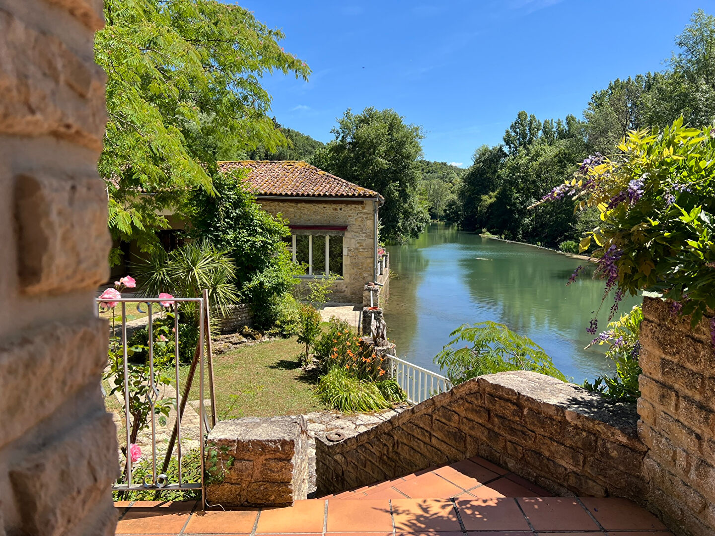 Maison 14 pièces 460 m² · à Aslonnes · 460 m² · 892 500 €