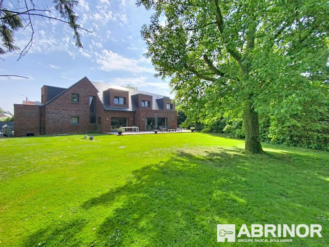 Maison 8 pièces 284 m² · à Landas · 284 m² · 840 000 €