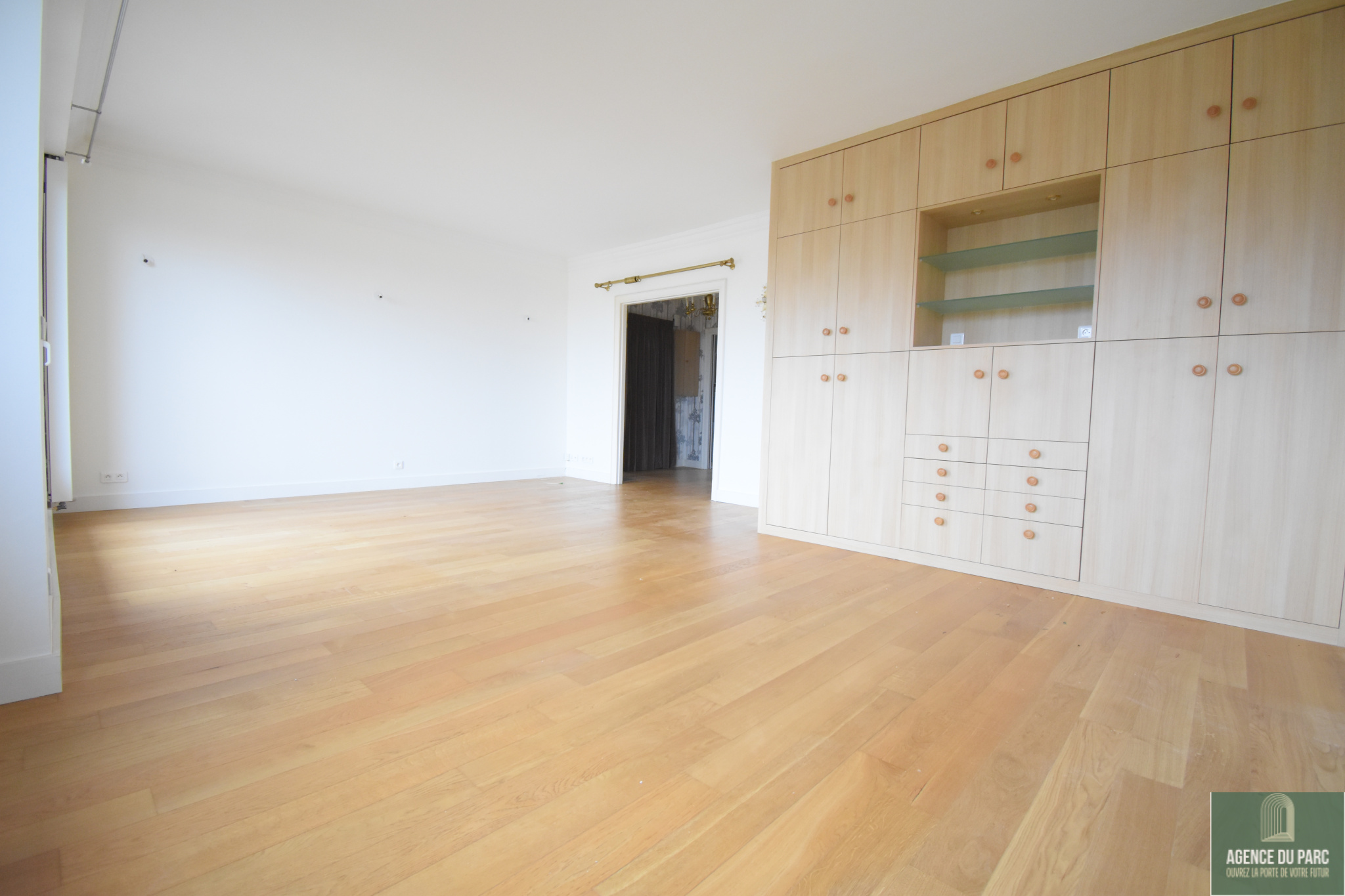 Appartement 2 pièces 66m² VILLE D AVRAY 92410 photo 3