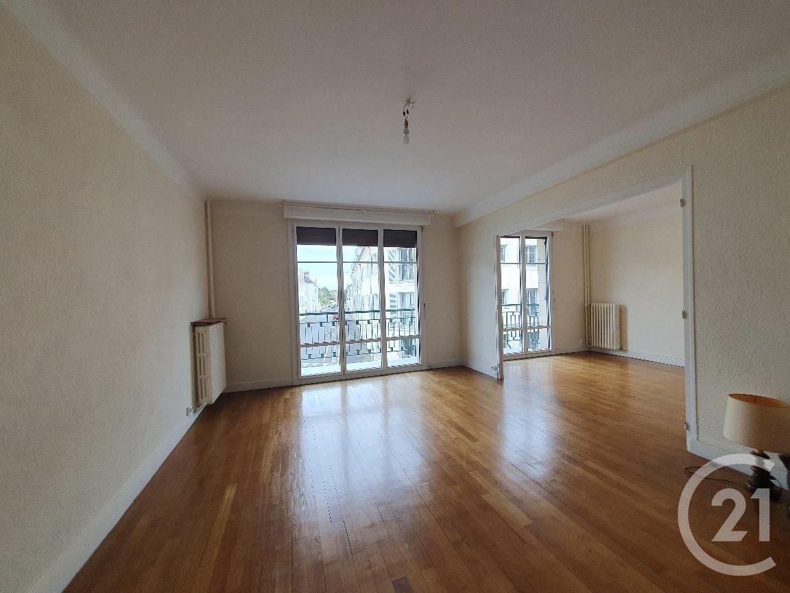 Appartement 4 pièces 93m² FONTAINEBLEAU 77300 photo 2