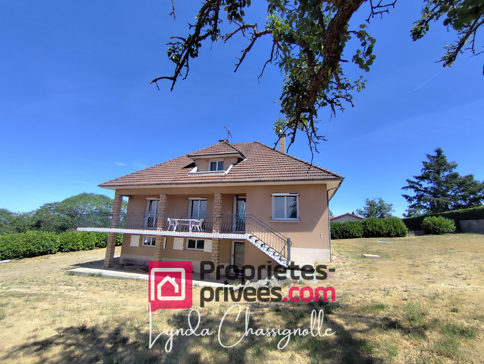 Maison 6 pièces 160 m² · à St Symphorien de Lay · 160 m² · 295 000 €