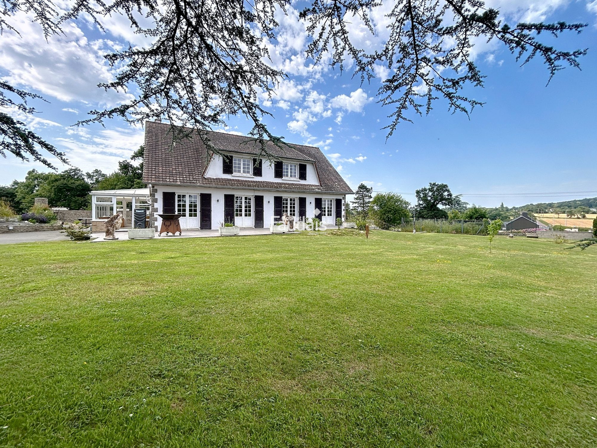 Maison 10 pièces 233 m² · à Neufmesnil · 233 m² · 285 500 €