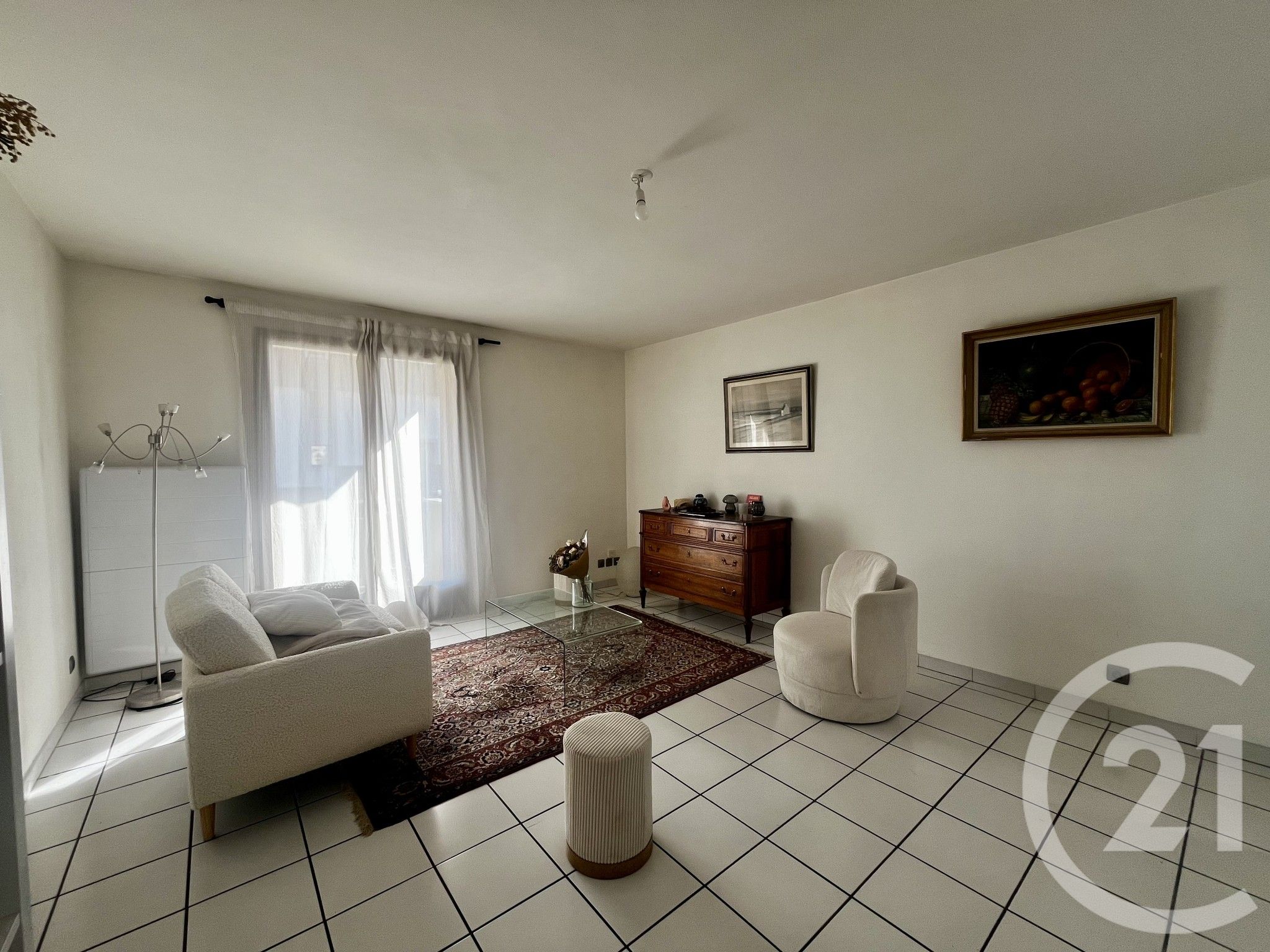 Location Appartement 2 pièces 45m² BEAUNE 21200 - Vue 2