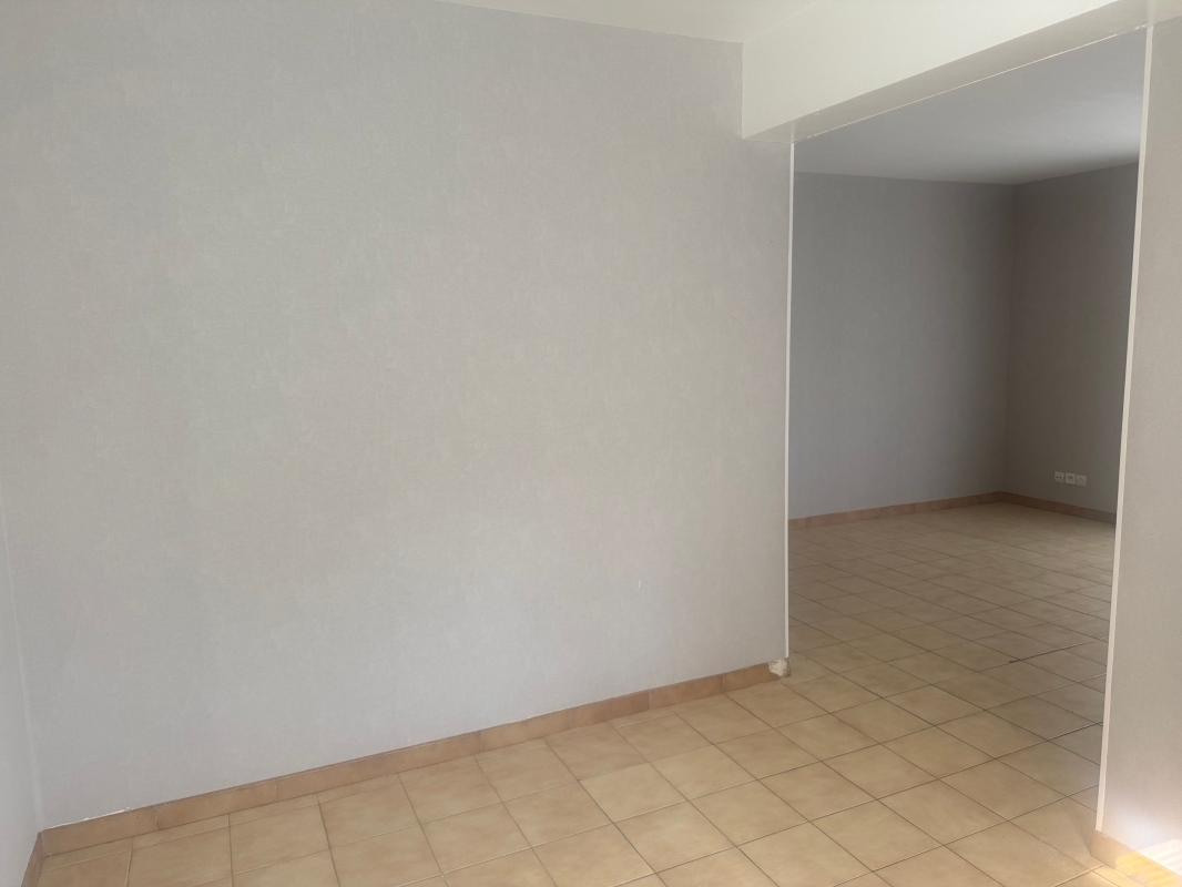 Appartement – CHAMBRY SEINE-ET-MARNE ILE-DE-FRANCE, Seine-et-Marne - Plus