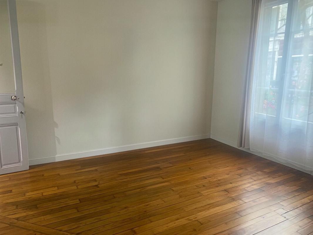 Appartement 3 pièces Meublé 81m² LE RAINCY 93340