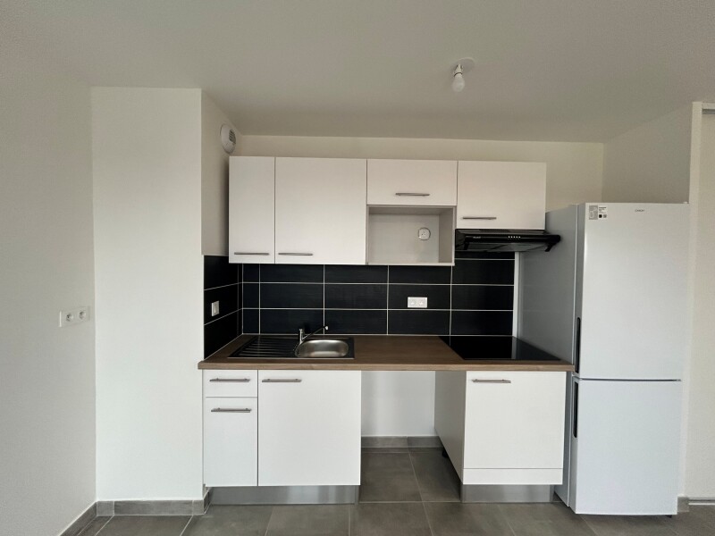 Appartement 3 pièces 65m² COMBS LA VILLE 77380 photo 2