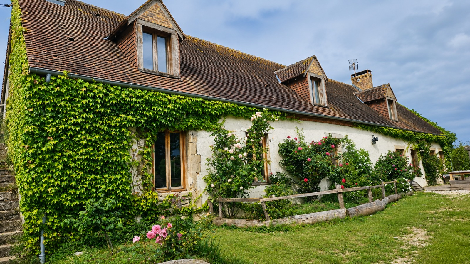 Maison 4 pièces 140 m² · à Neuvy-le-Barrois · 140 m² · 376 000 €