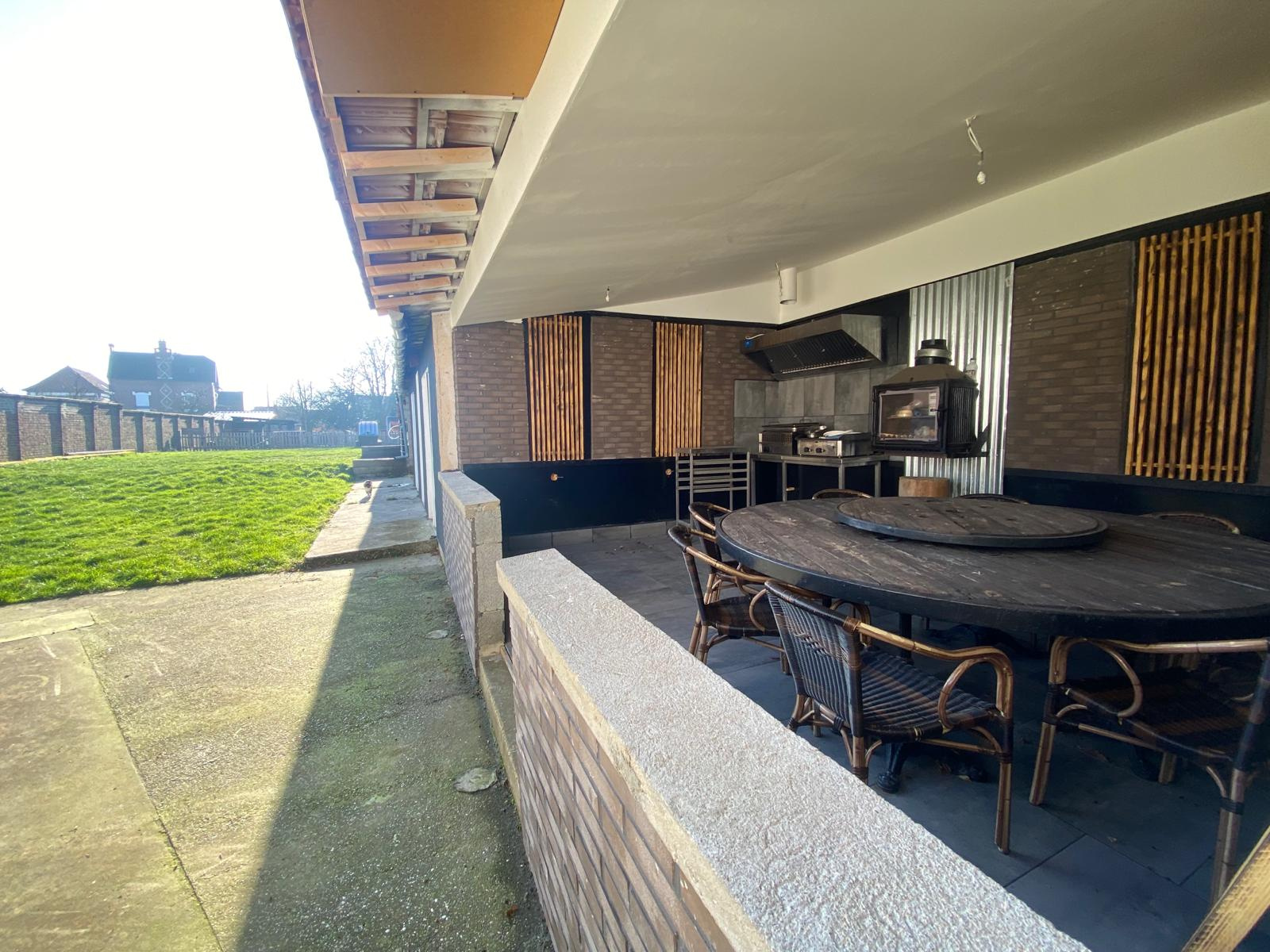 Maison 8 pièces 226 m² · à Villers Bretonneux · 226 m² · 457 000 €