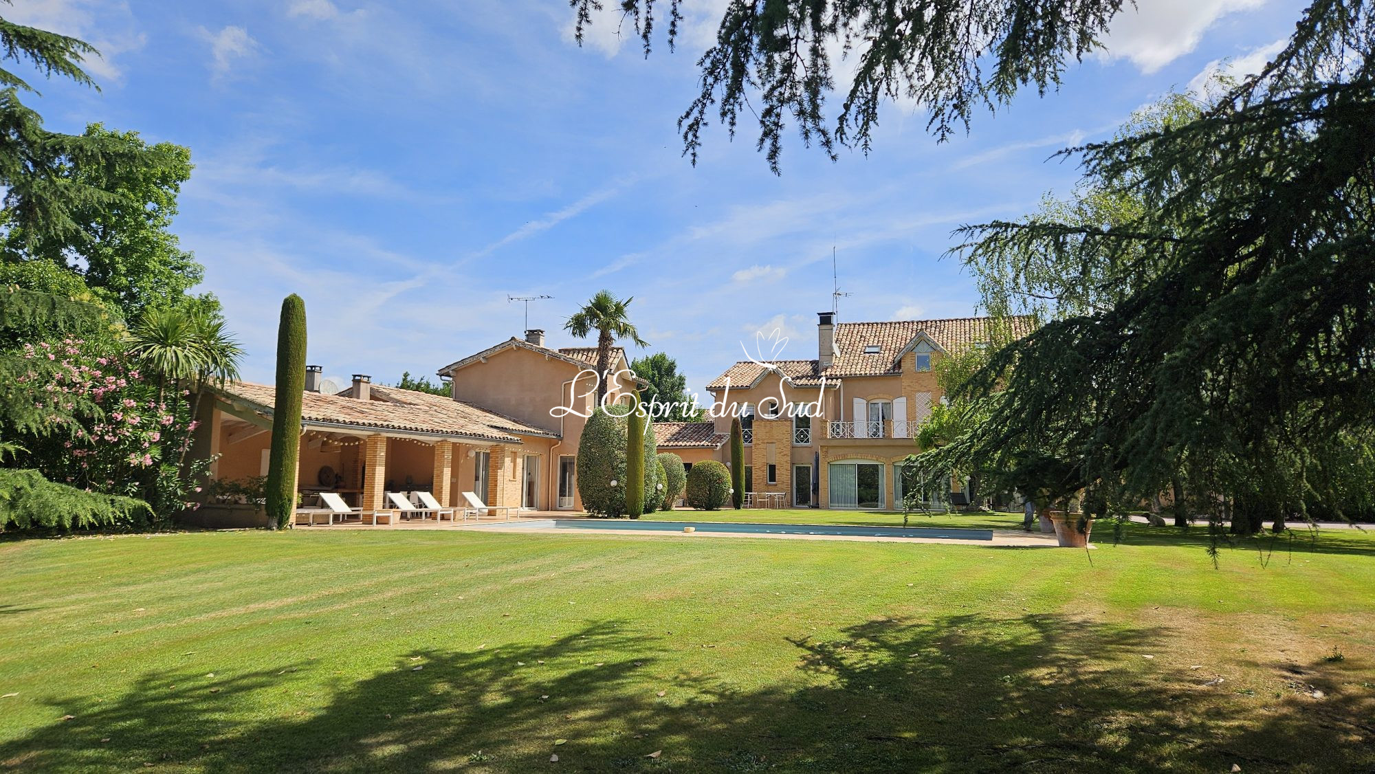 Maison 7 pièces 333 m² · à Rabastens · 333 m² · 930 000 €