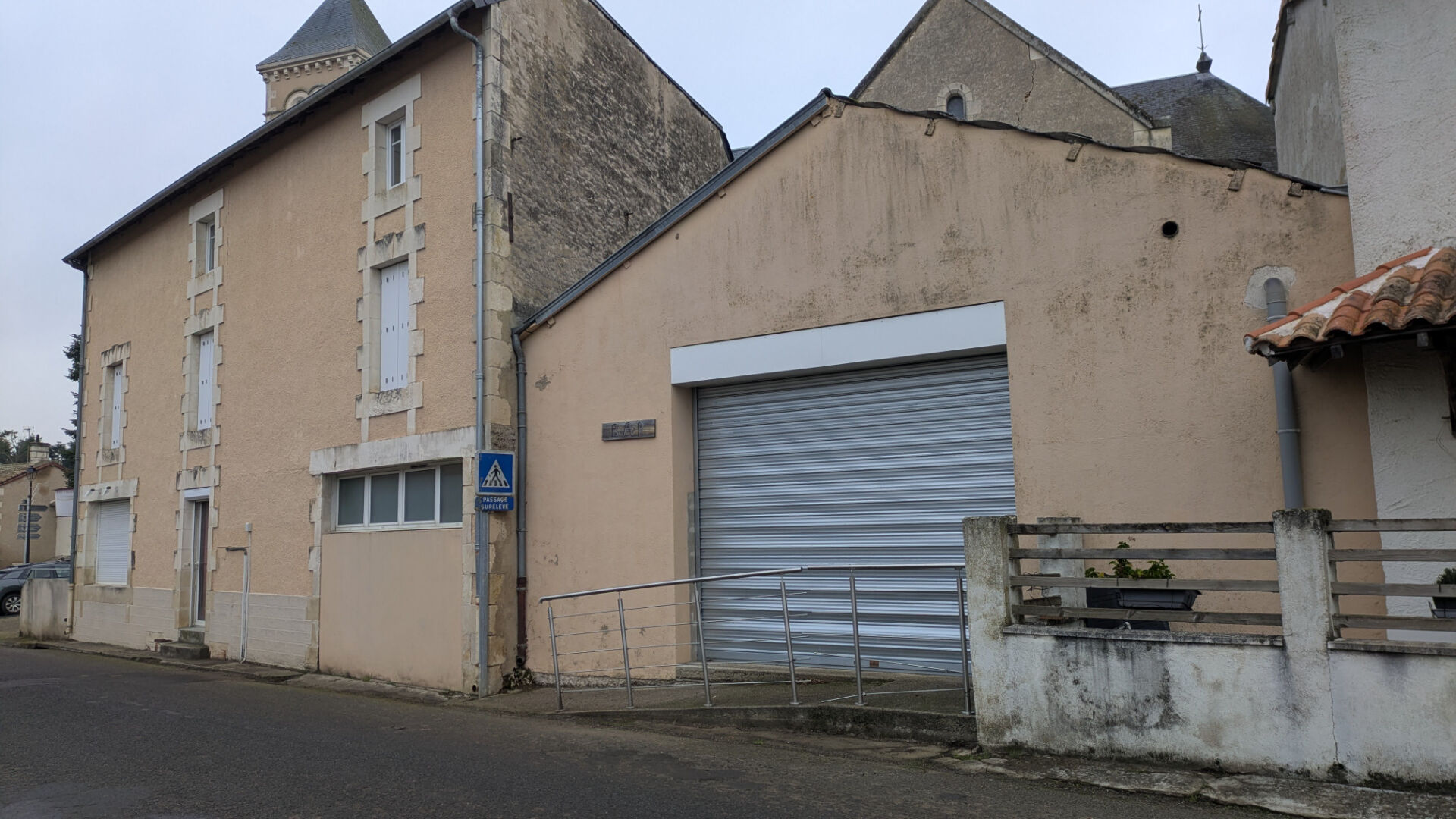Maison 6 pièces 231 m² · à St Secondin · 231 m² · 119 000 €
