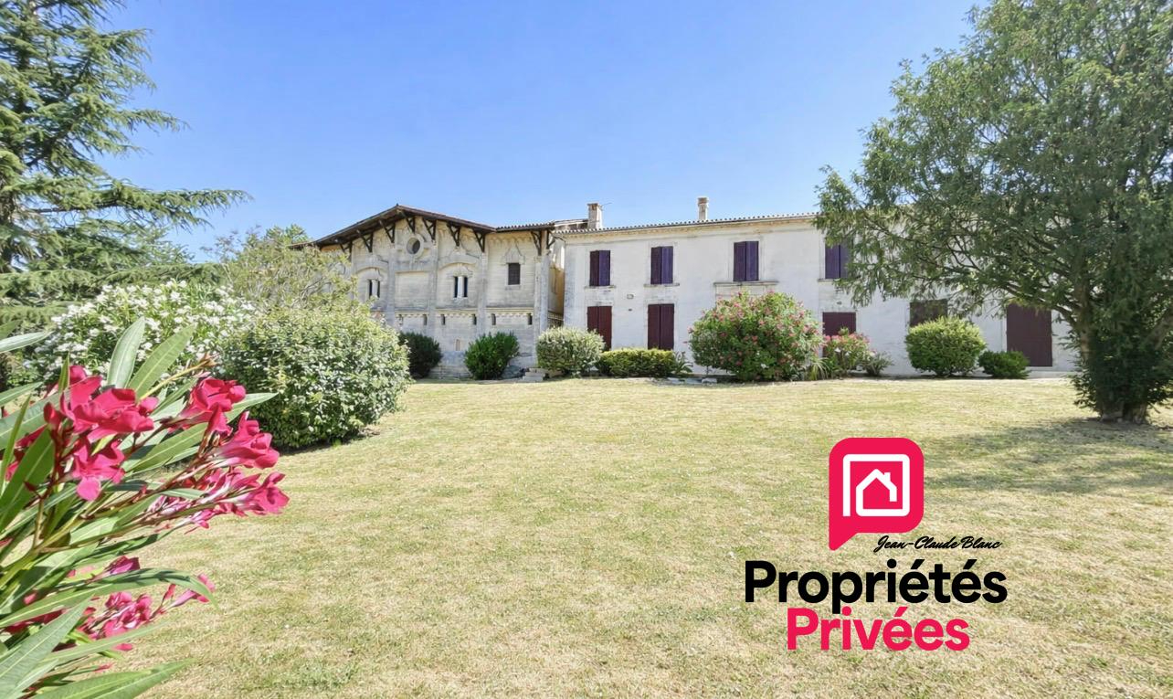 Maison 10 pièces 334 m² · à Tauriac · 334 m² · 1 500 000 €