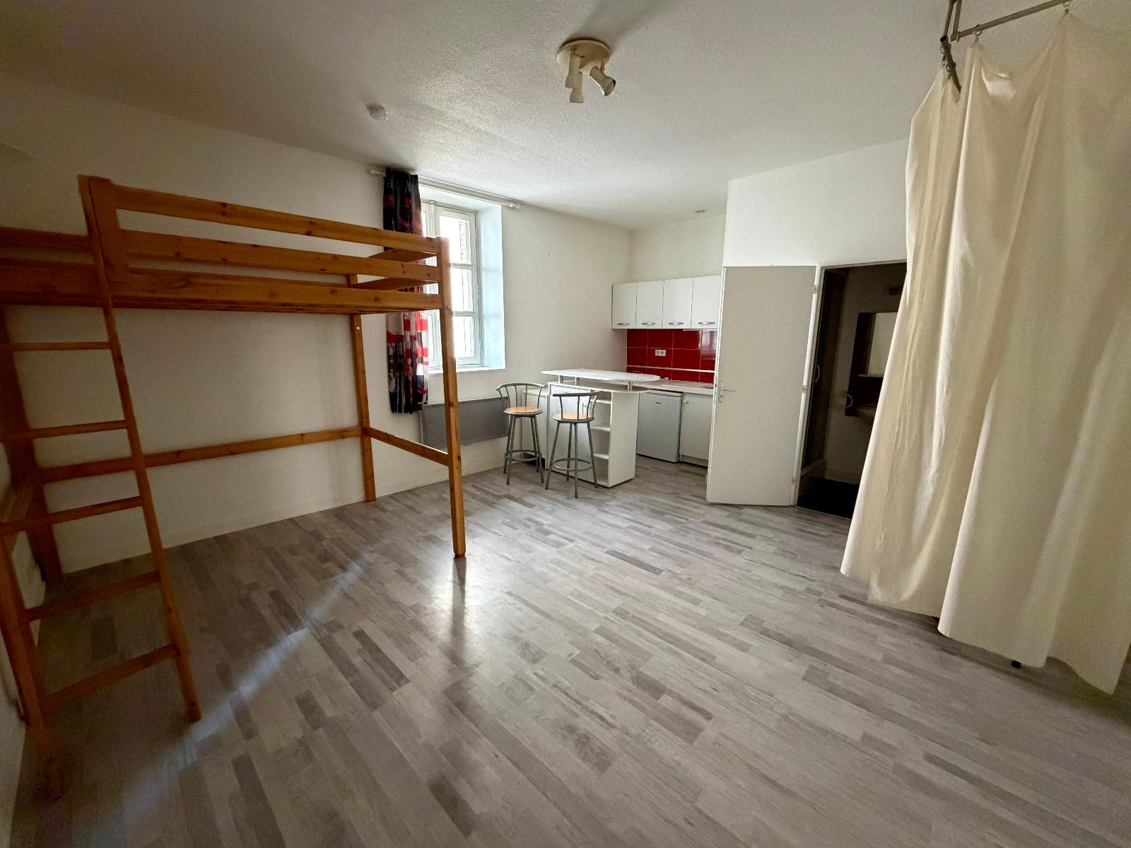 Appartement – Clermont-Ferrand, Les Farges, La Sarre - Vue 4