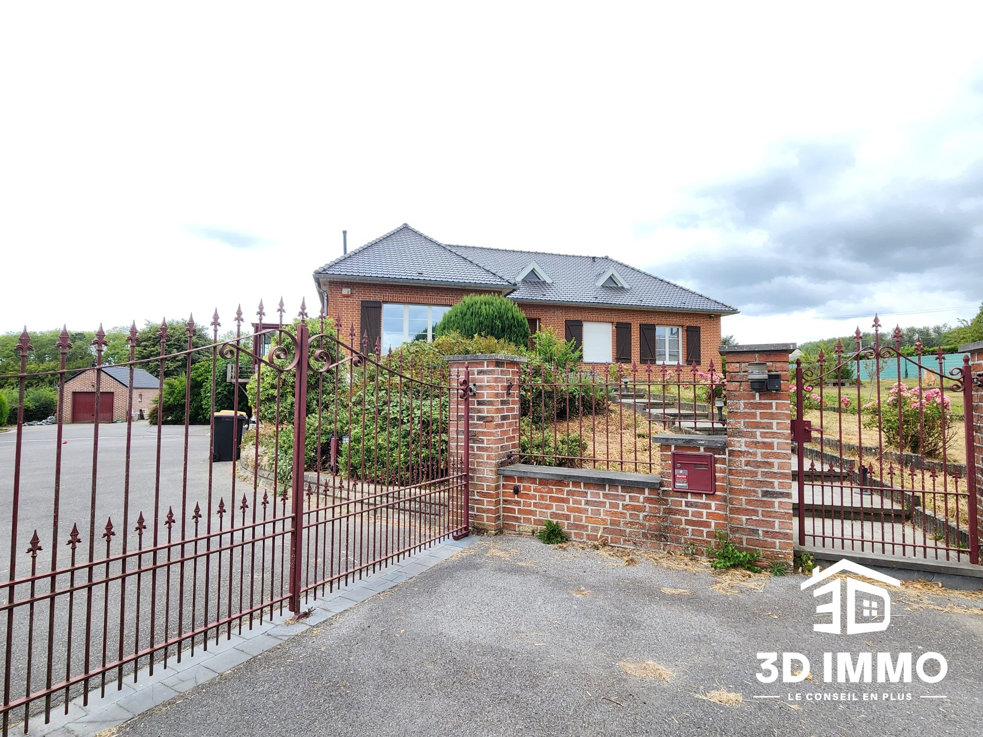 Maison 8 pièces 226 m² · à Dompierre sur Helpe · 226 m² · 353 600 €