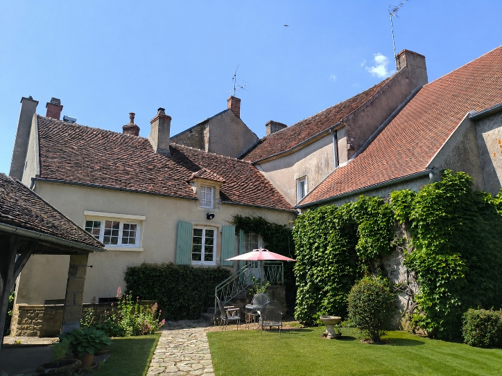 Maison 6 pièces 143 m² · à St Reverien · 143 m² · 145 000 €