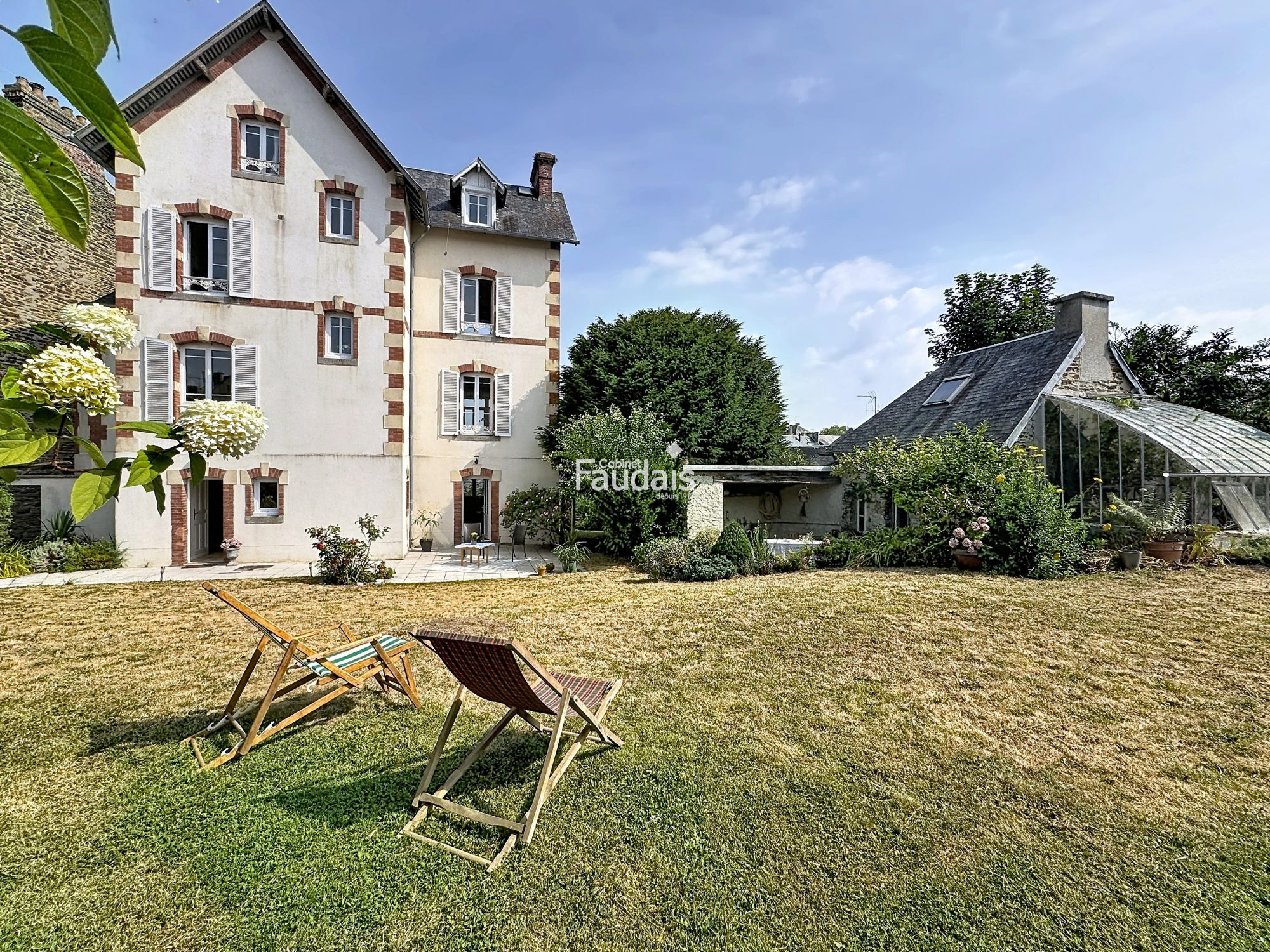 Maison 8 pièces 183 m² · à St Lo · 183 m² · 480 000 €