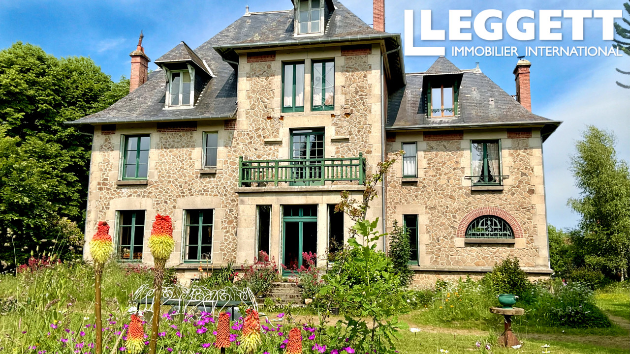 Maison 12 pièces 520 m² · à Valliere · 520 m² · 545 900 €