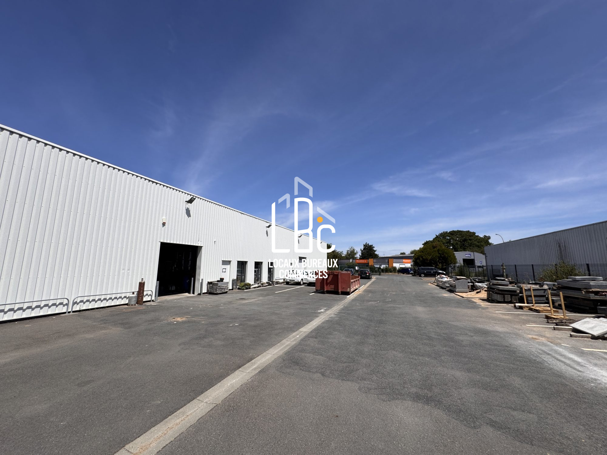 Local commercial 588 m² · à St Herblain · 588 m² · 5 000 €/mois