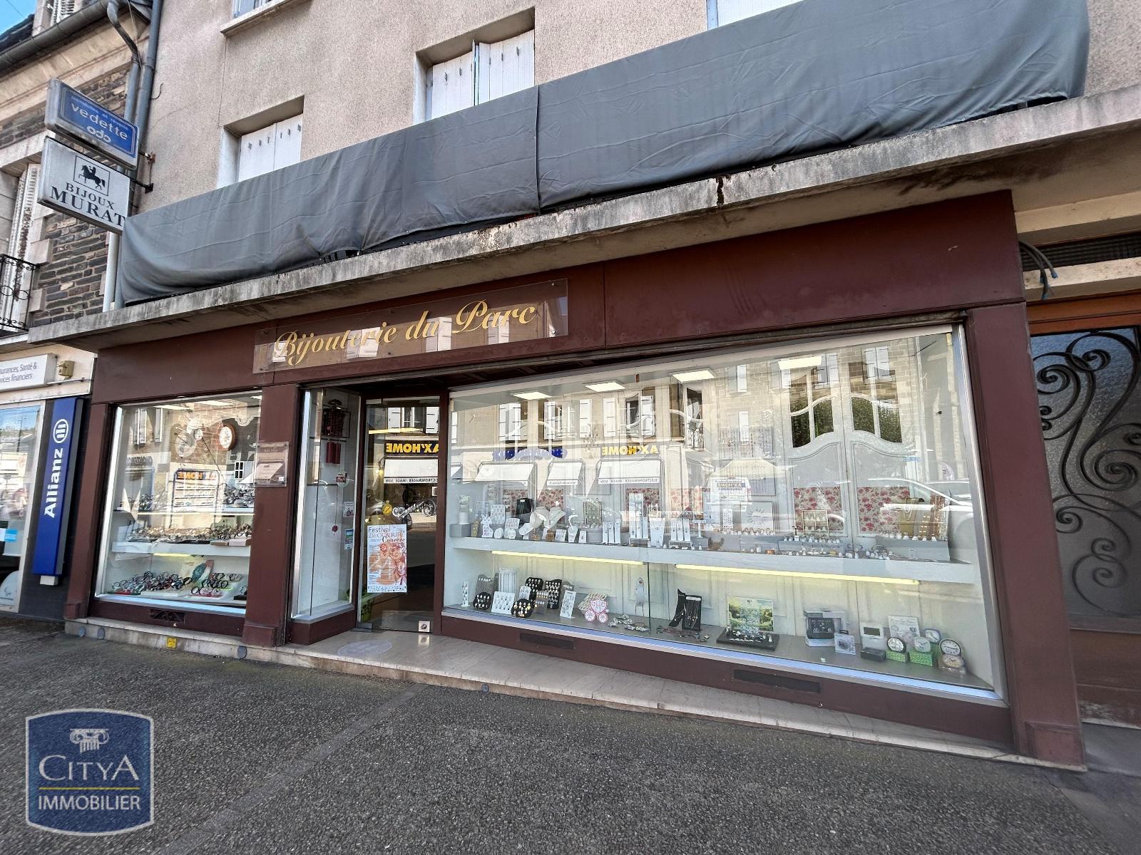 Local commercial 45 m² · à Objat · 45 m² · 900 €/mois