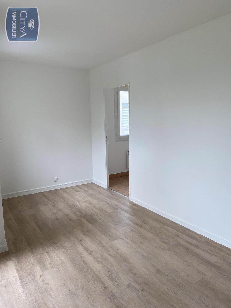 Appartement 2 pièces 46m² NOISY LE GRAND 93160 photo 2