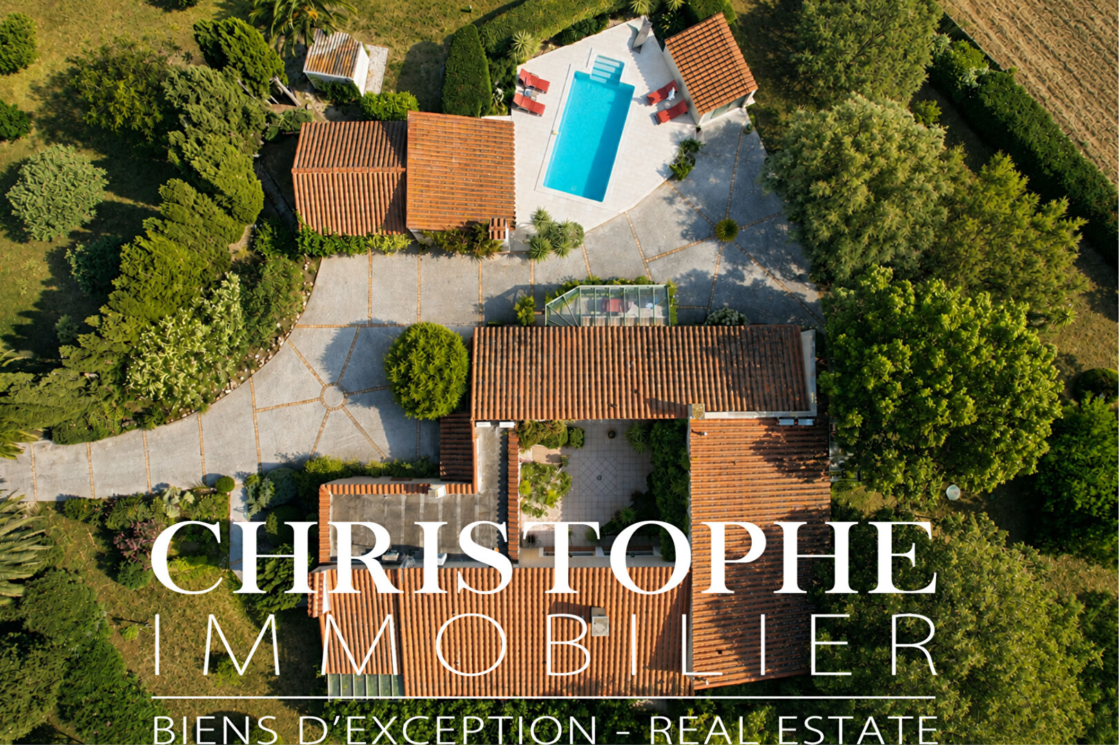 Maison 8 pièces 220 m² · à St Cyprien · 220 m² · 1 350 000 €