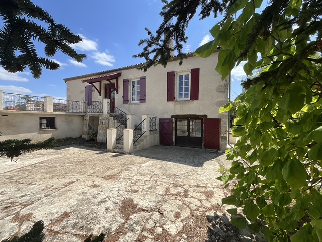 Maison 8 pièces 270 m² · à Francescas · 270 m² · 265 000 €